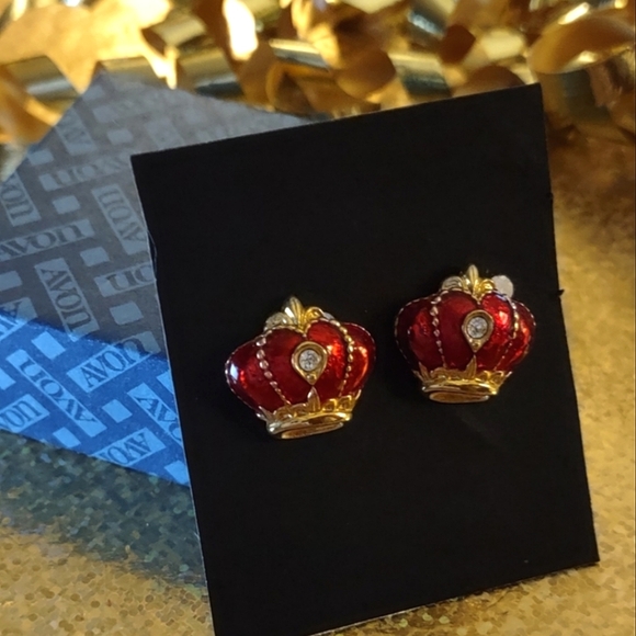 Cross Pendant Crown Jewels w/ Dangling Charms (C) - Picture 13 of 16